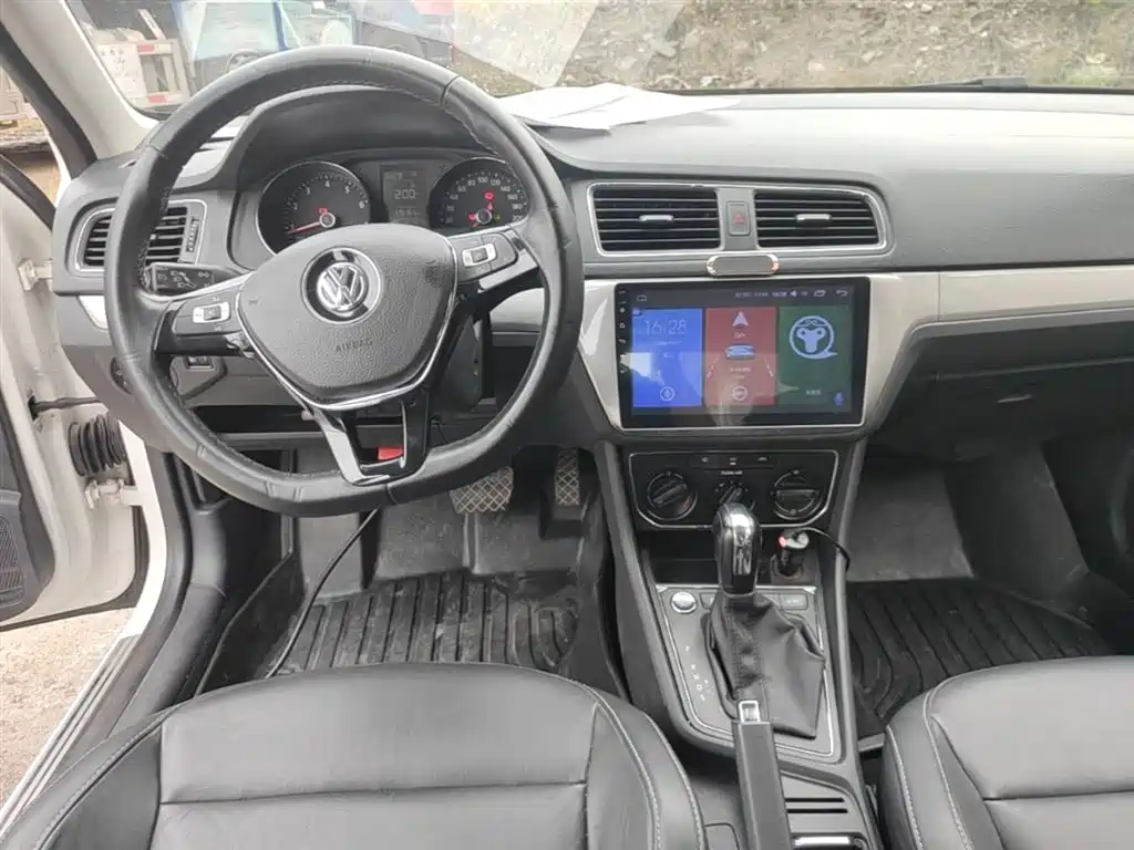 Volkswagen Lavida 2017 1.6L Automatic Comfort Edition фото 10
