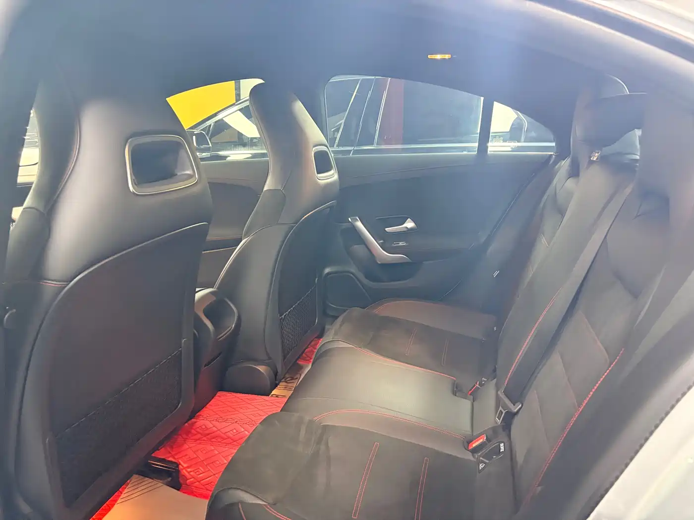 Mercedes-Benz CLA (Import) 2020 CLA 200 фото 7