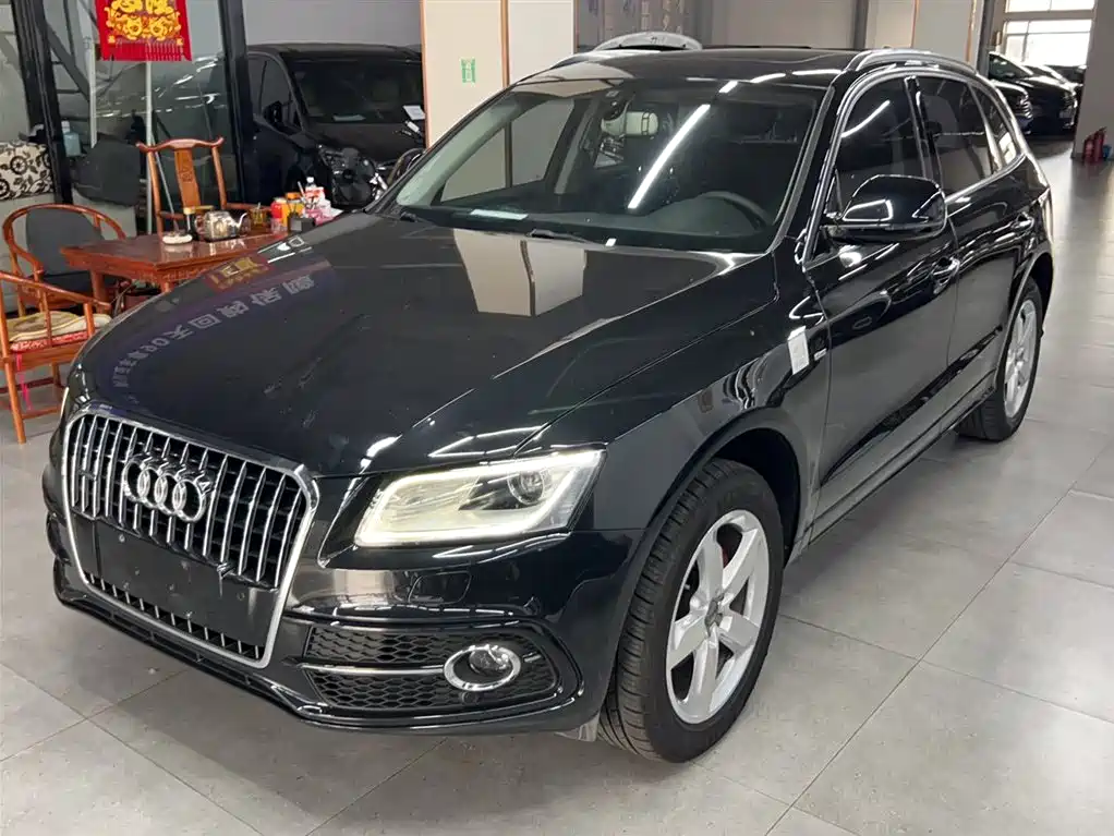 AUDI Q5
