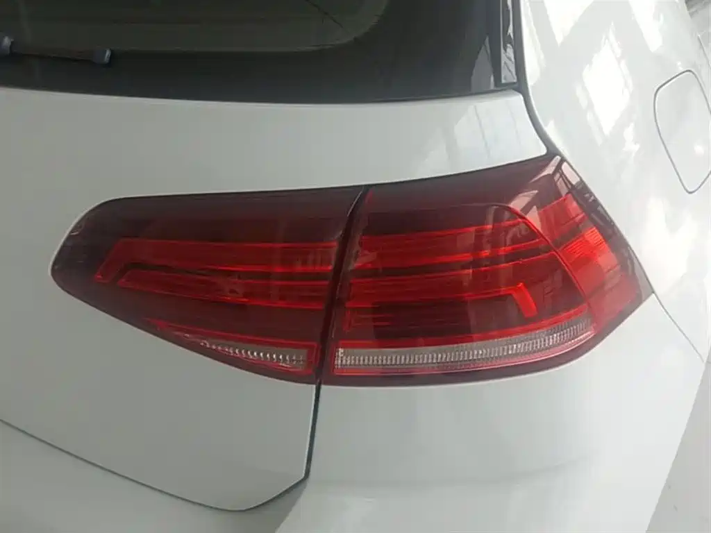 Volkswagen Golf 2018 230TSI Automatic Comfort фото 8