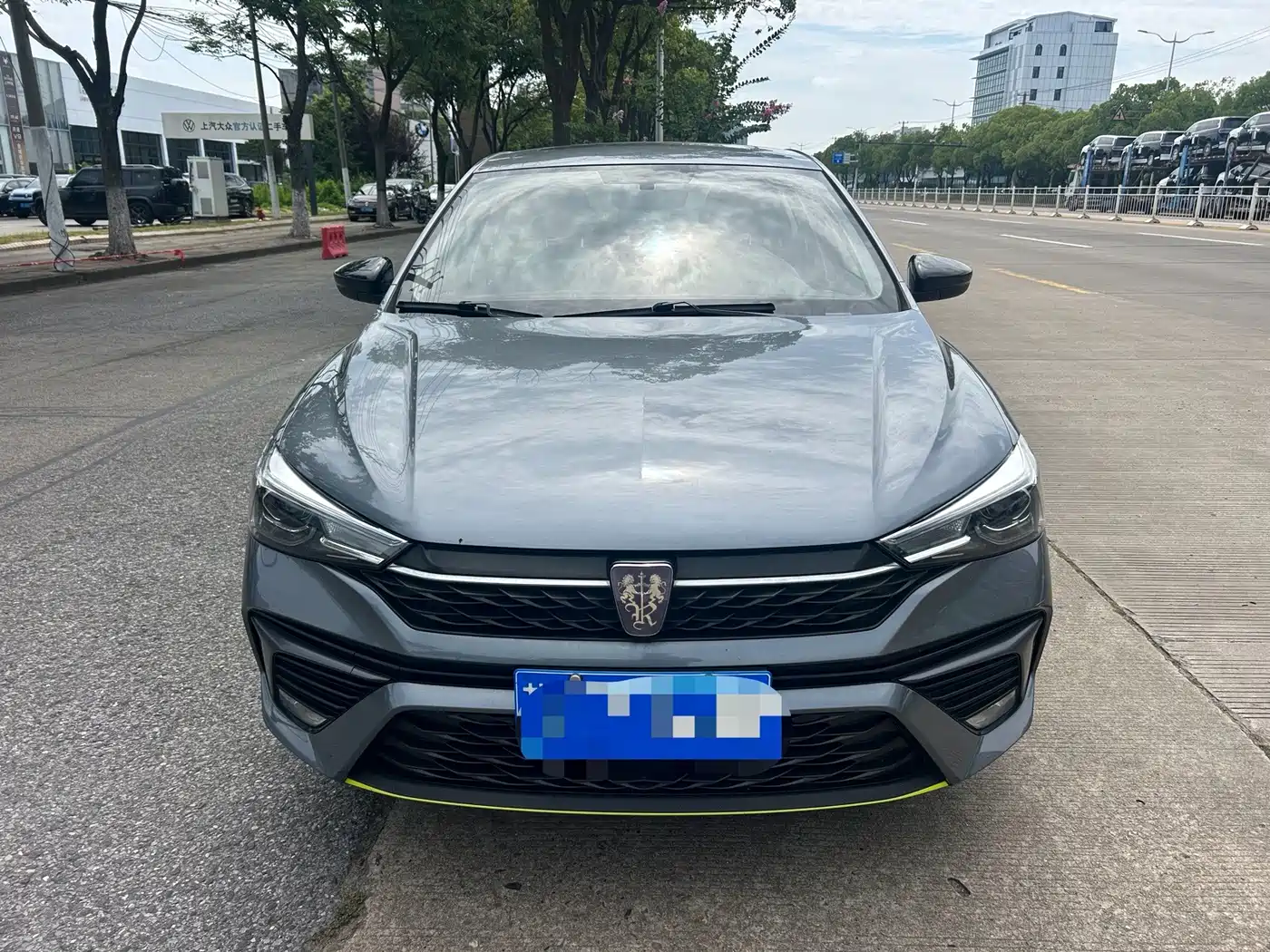 Фото 2 - Roewe i5