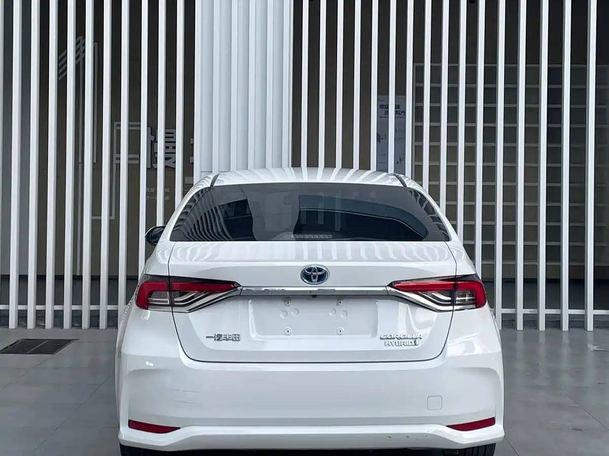 Toyota Corolla 2023 1.8L Smart Hybrid Dual Engine Elite Edition фото 5