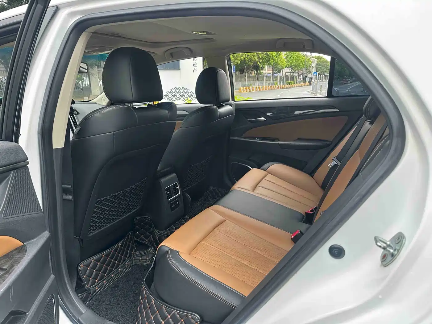 BYD Qin New Energy 2017 1.5T Premium Model фото 12