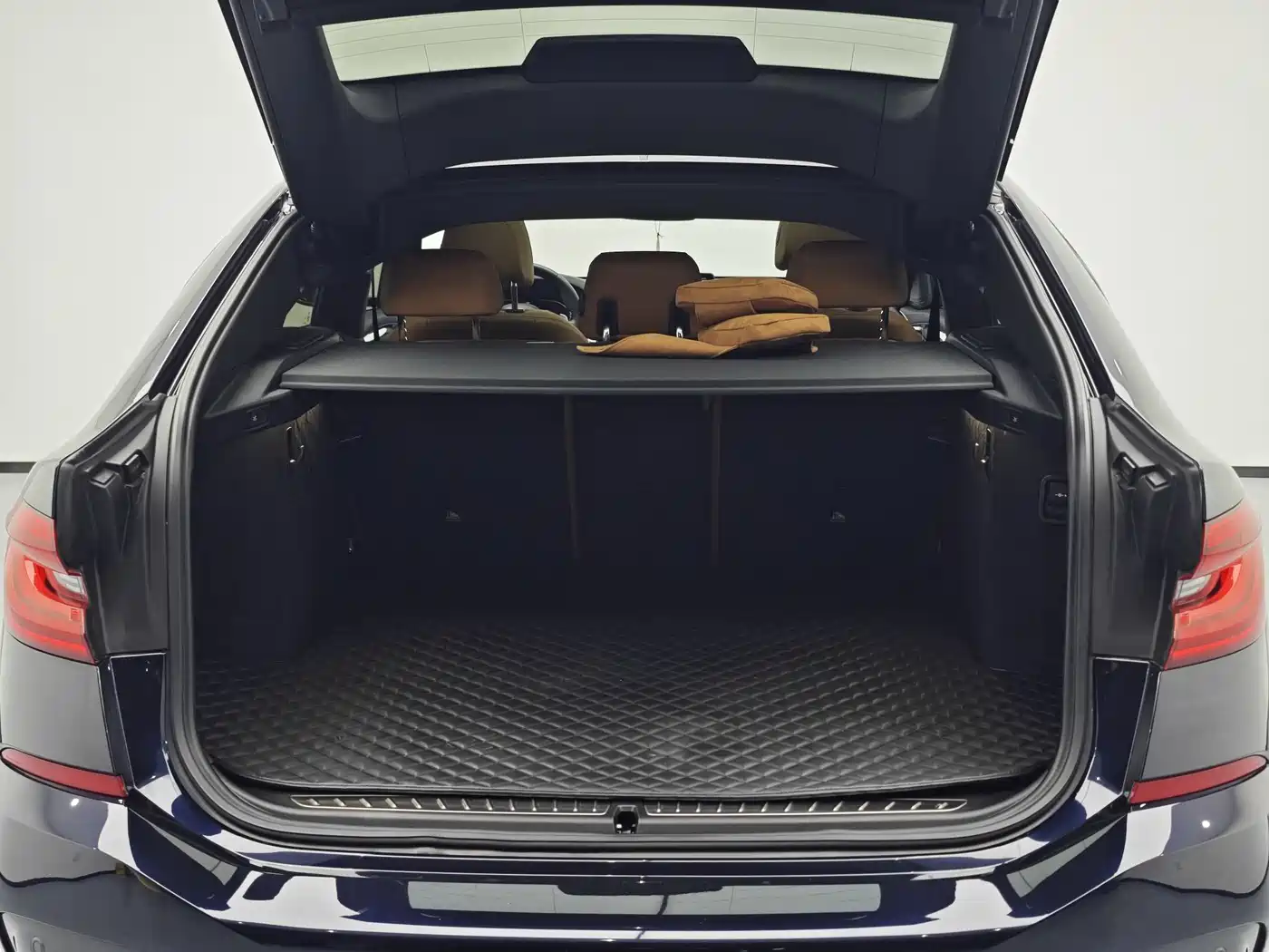 BMW 6 Series GT 2022 Model 630i M Sport Package фото 12