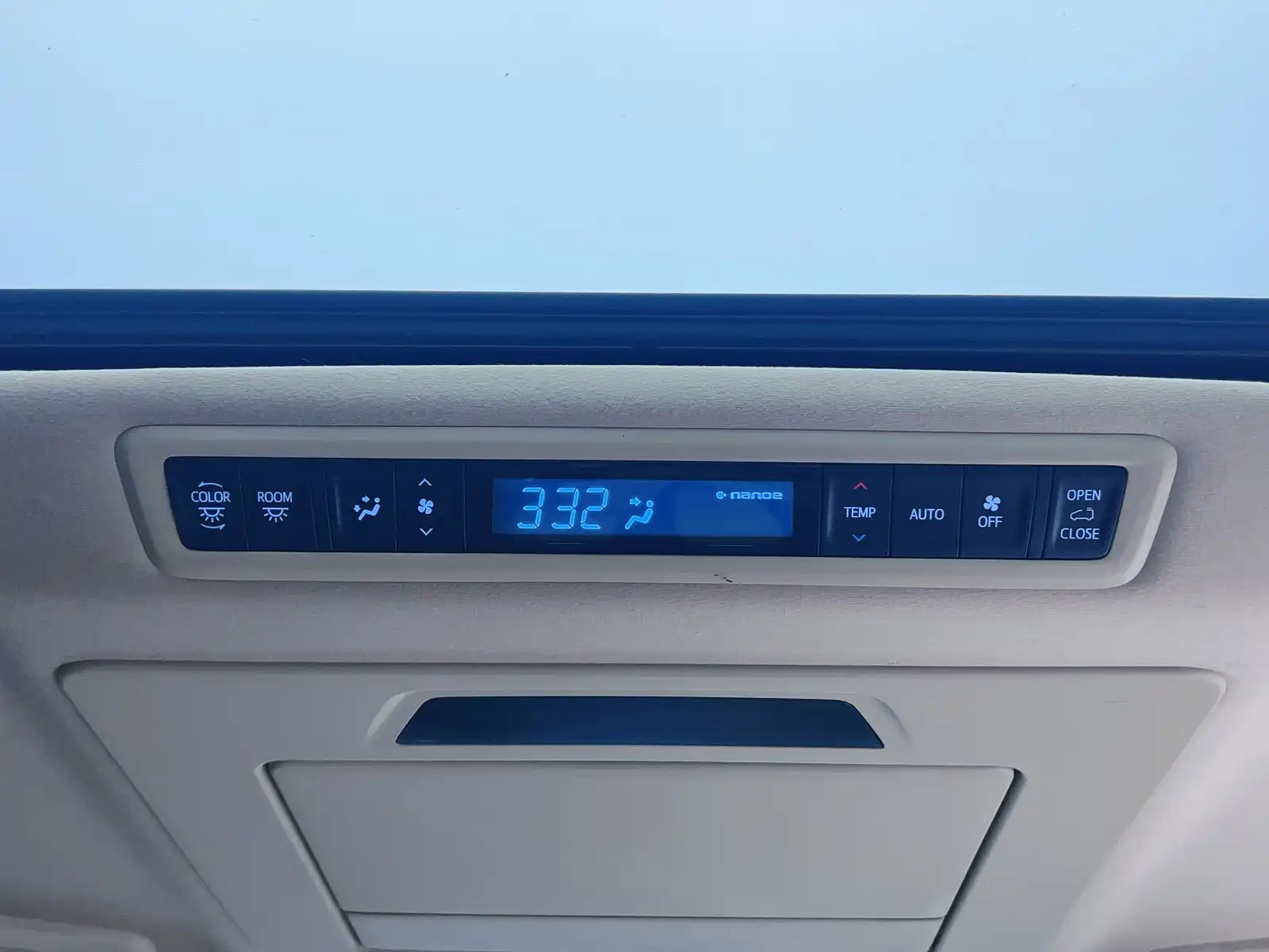 Фото 16 - Toyota Vellfire