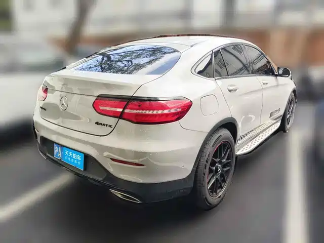 Mercedes-Benz GLC Coupe 2017 GLC 200 4MATIC Coupe SUV — фото 2