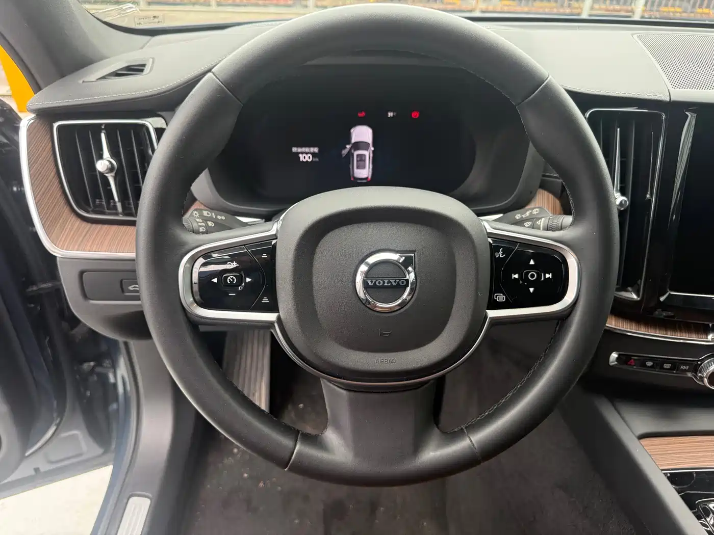 Фото 9 - Volvo XC60