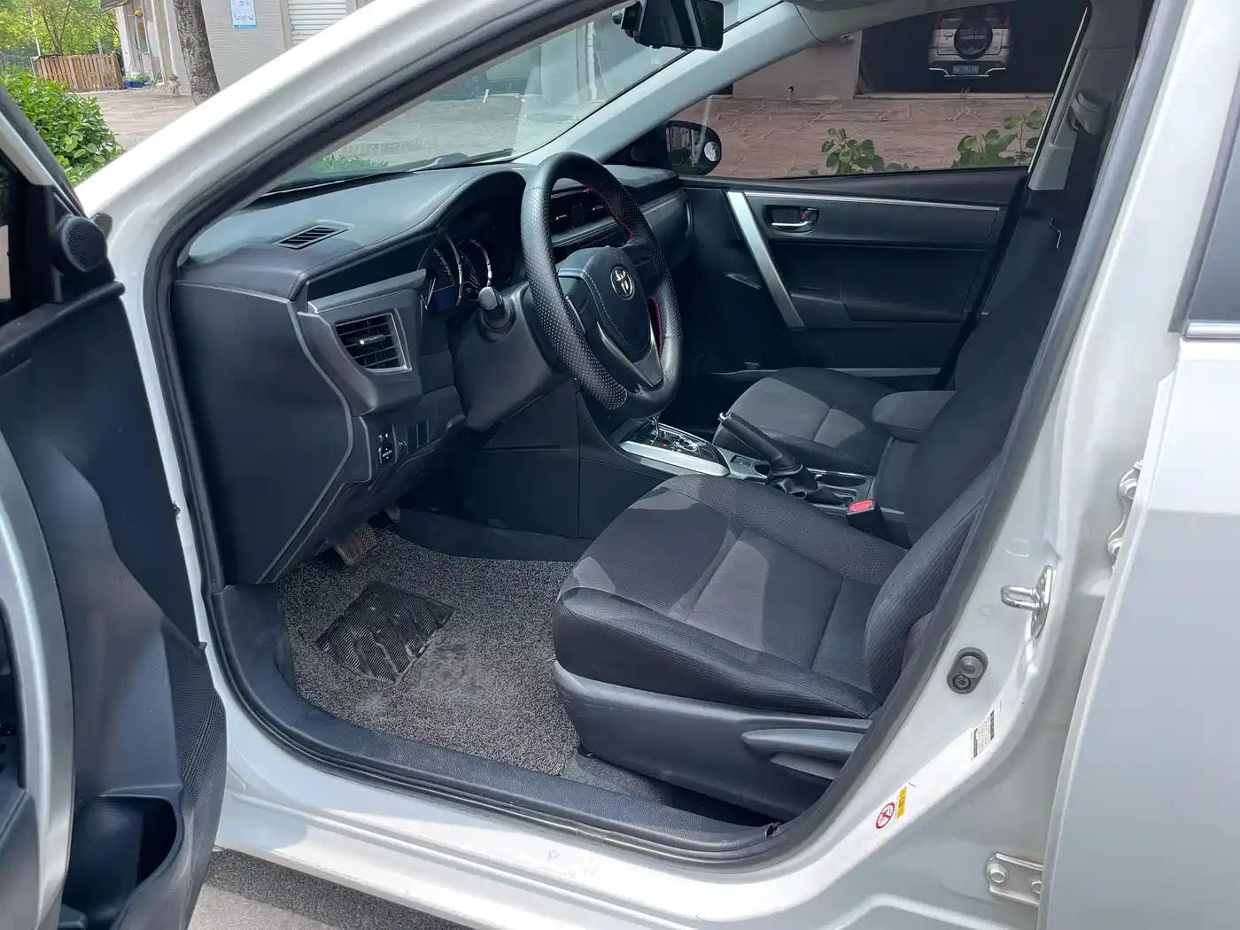 Toyota Corolla 2017 1.6L CVT GL фото 7