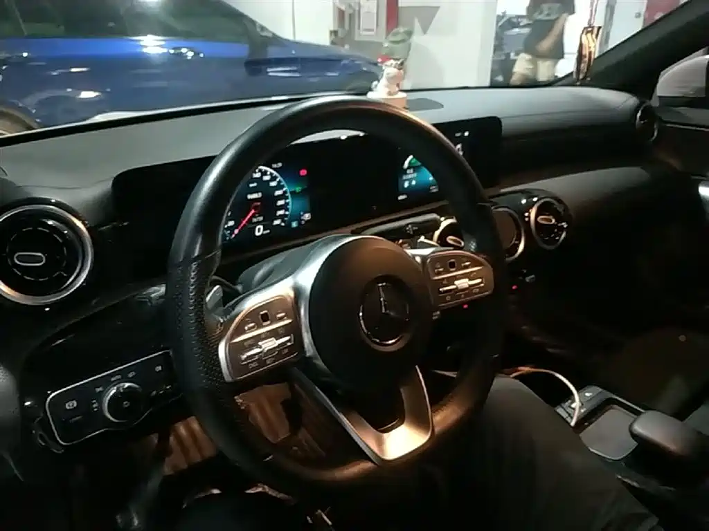 Mercedes-Benz A-Class 2019 A 180 L Sport Sedan фото 10
