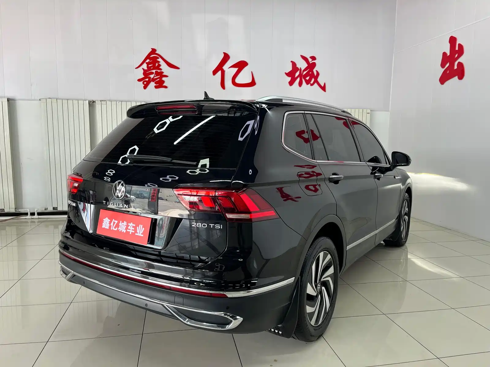 Фото 4 - Volkswagen Tiguan L