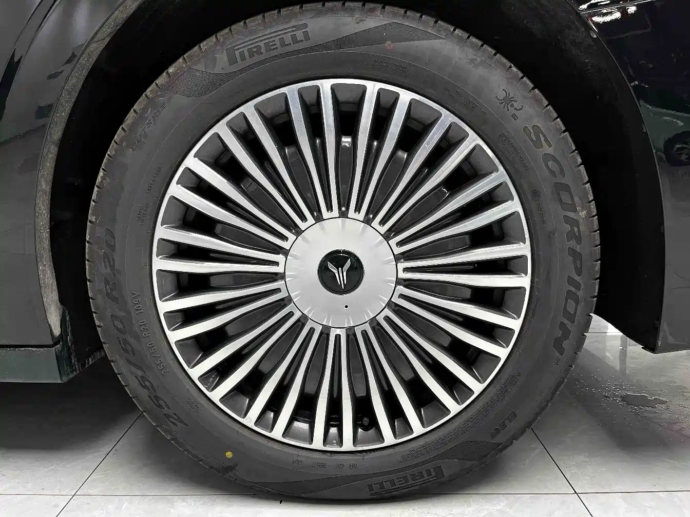 Voyah Auto Voyah Dreamer 2025 PHEV AWD Flagship Kunpeng Edition фото 14