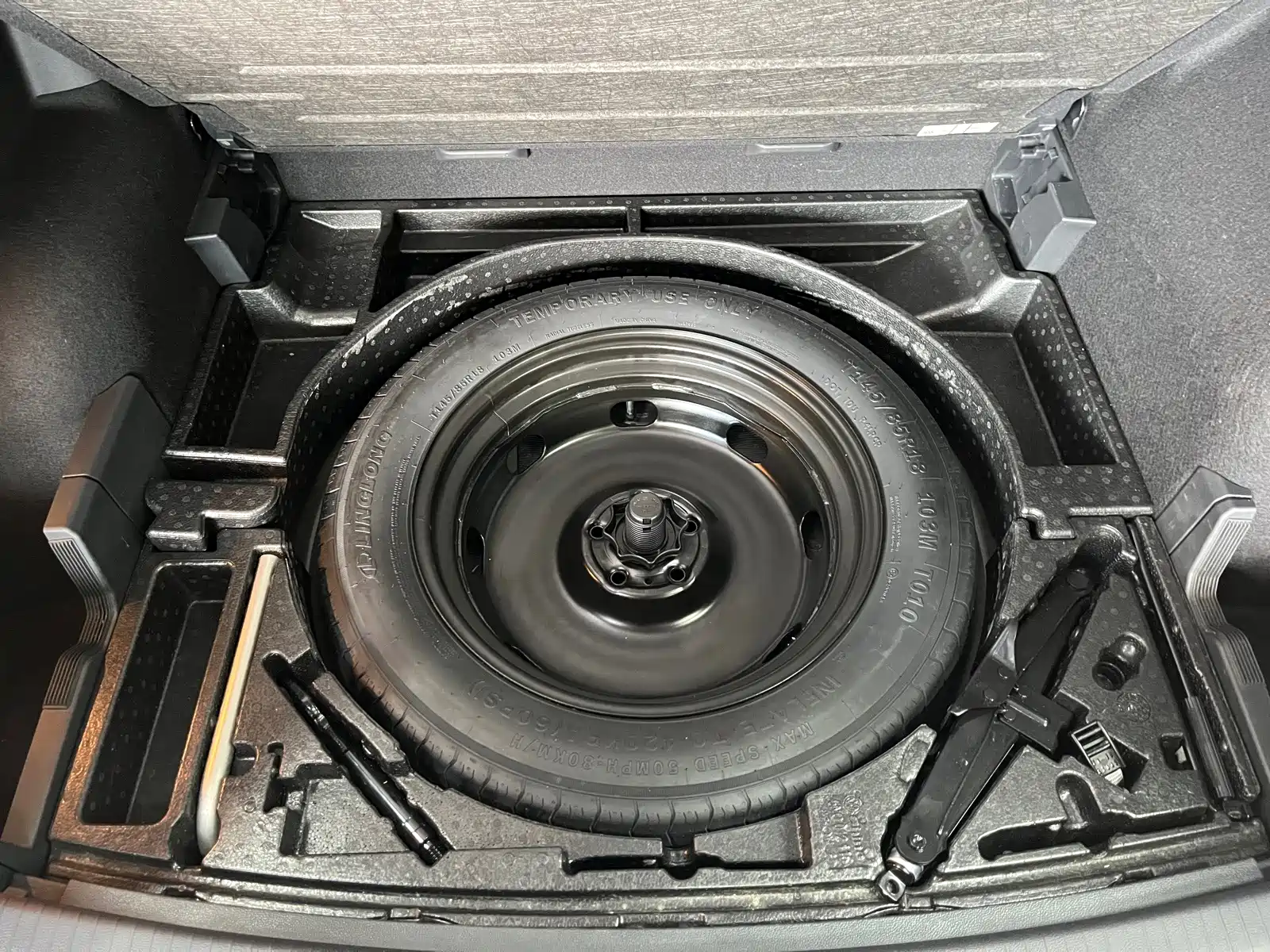 Фото 23 - Volkswagen Tiguan L