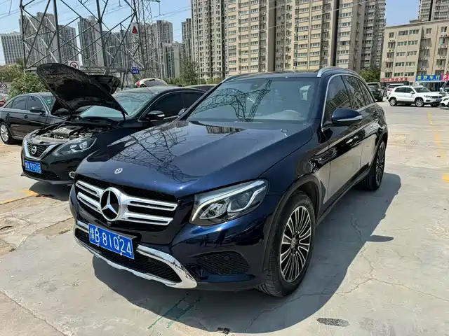 MERCEDES-BENZ GLC