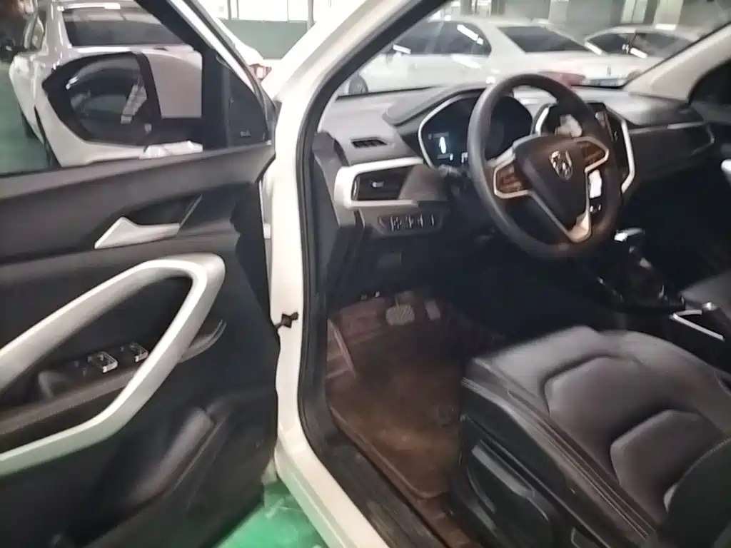 Baojun 530 2019 2020 1.5T CVT Luxury Connect 7-seater