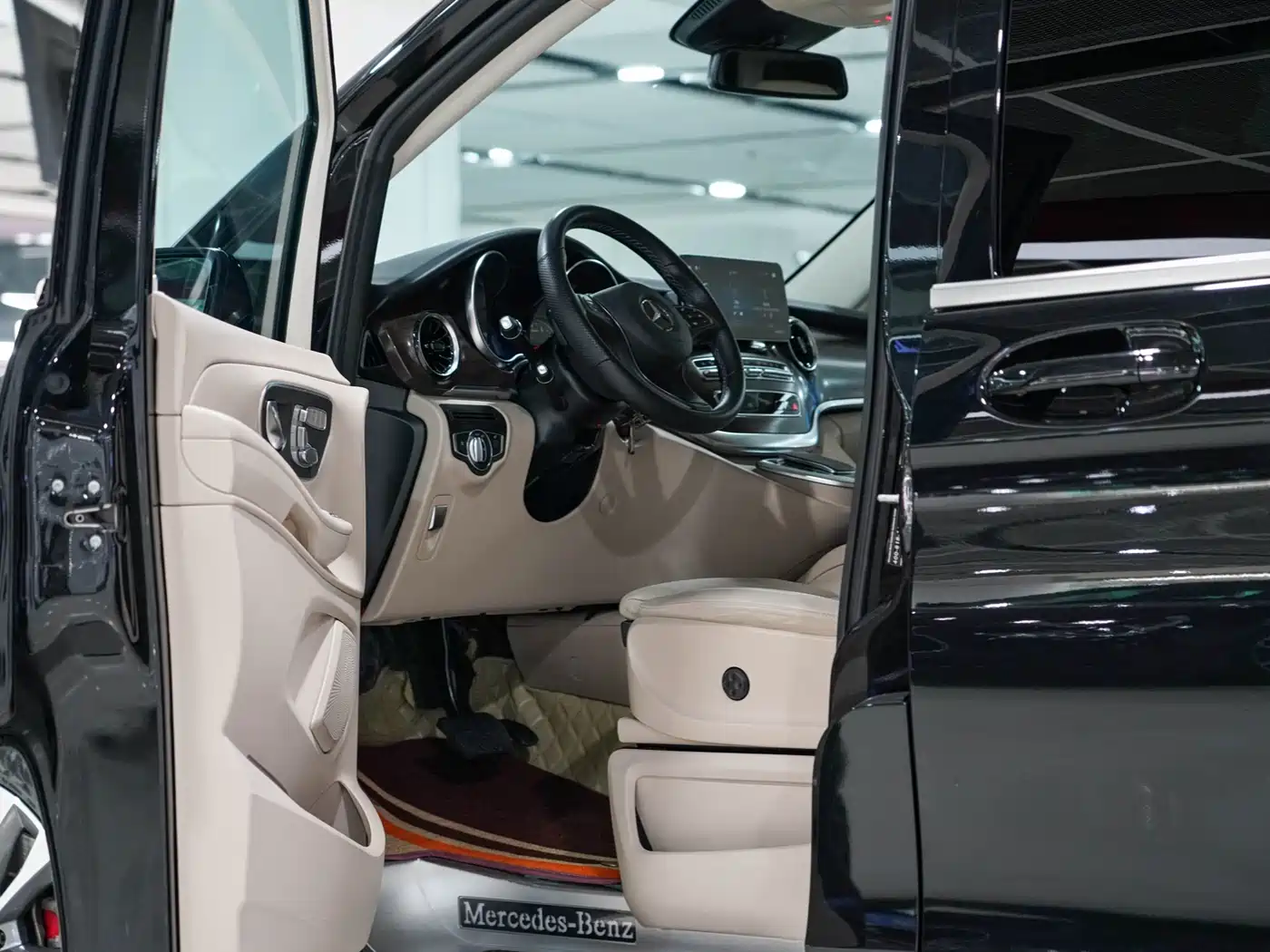 Mercedes-Benz V-Class 2022 V 260 Pilot Edition фото 8