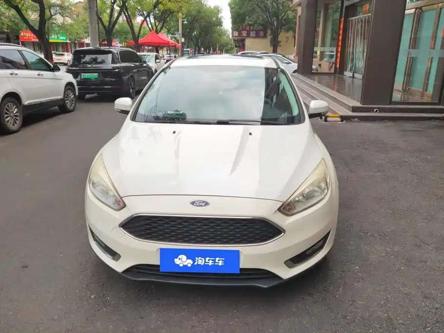 Фото 2 - Ford Focus