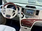 Photo 24 - Toyota Sienna