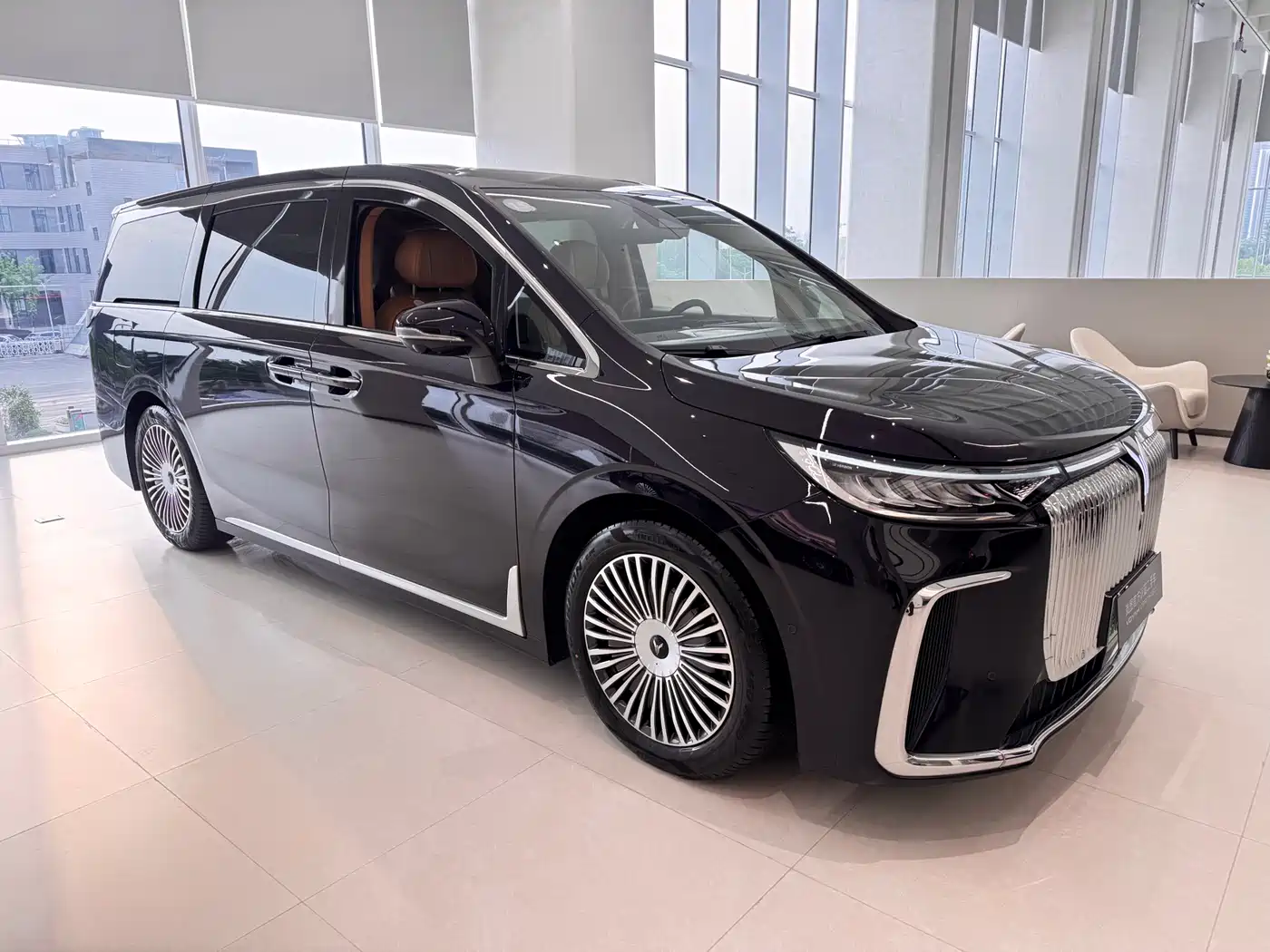 Voyah Auto Voyah Dreamer 2025 PHEV AWD Flagship Kunpeng Edition фото 2