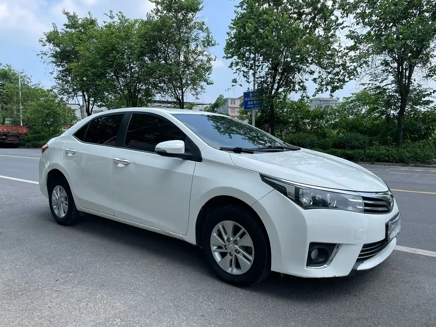 Toyota Corolla 2017 1.6L CVT GL фото 3