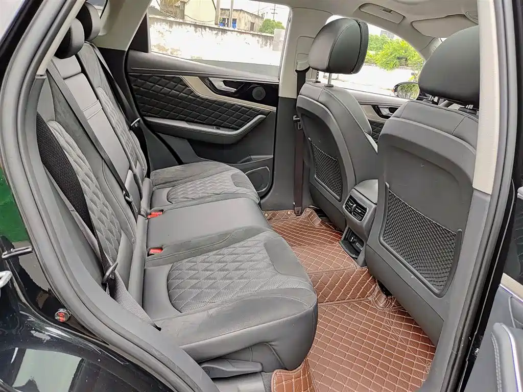 Hongqi HS5 2019 2.0T Smart Connect Enjoy Edition фото 11