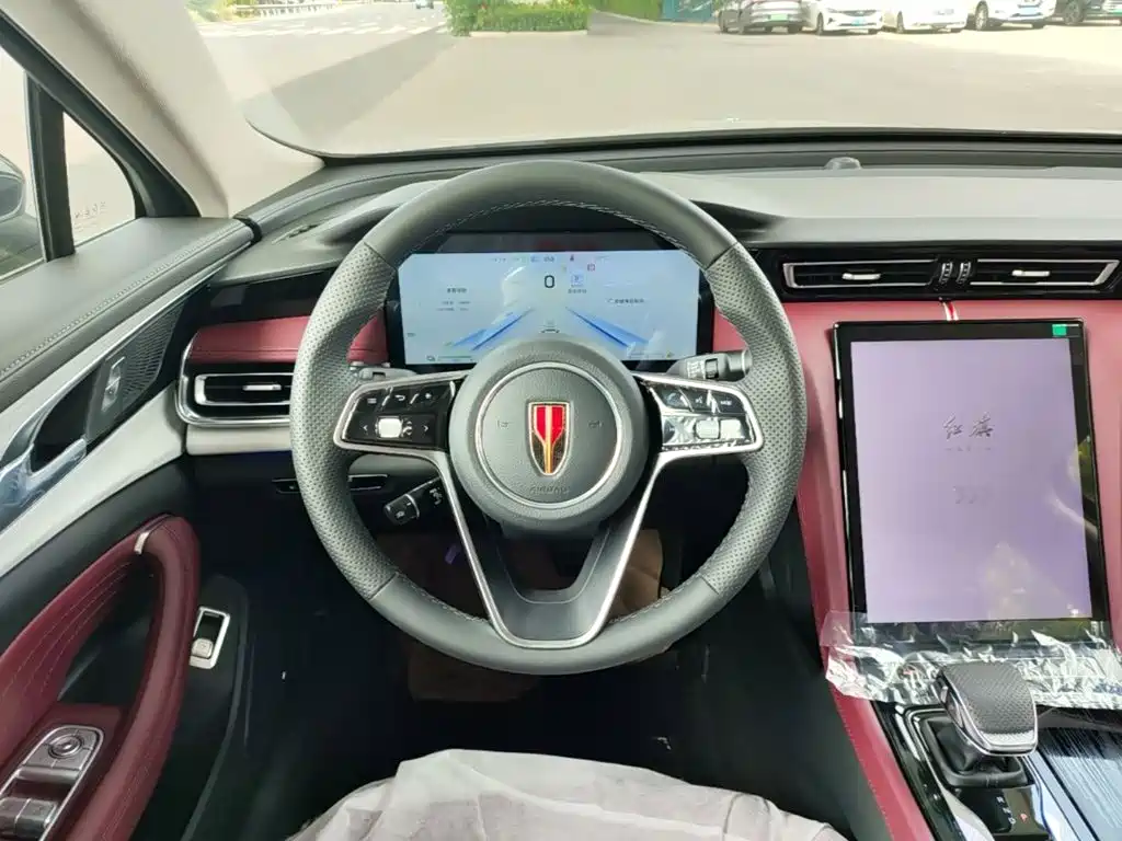 Фото 11 - Hongqi H5 PHEV