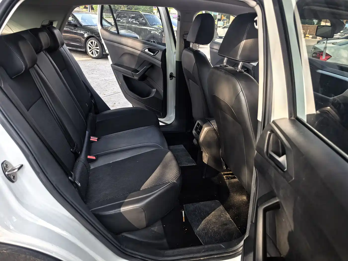 Volkswagen Tanying 2021 200TSI DSG Joy Smart Connect Edition фото 12