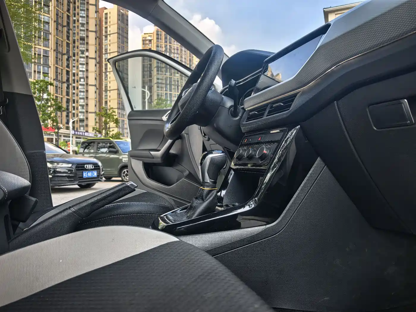 Volkswagen Tanying 2021 200TSI DSG Joy Smart Connect Edition фото 14