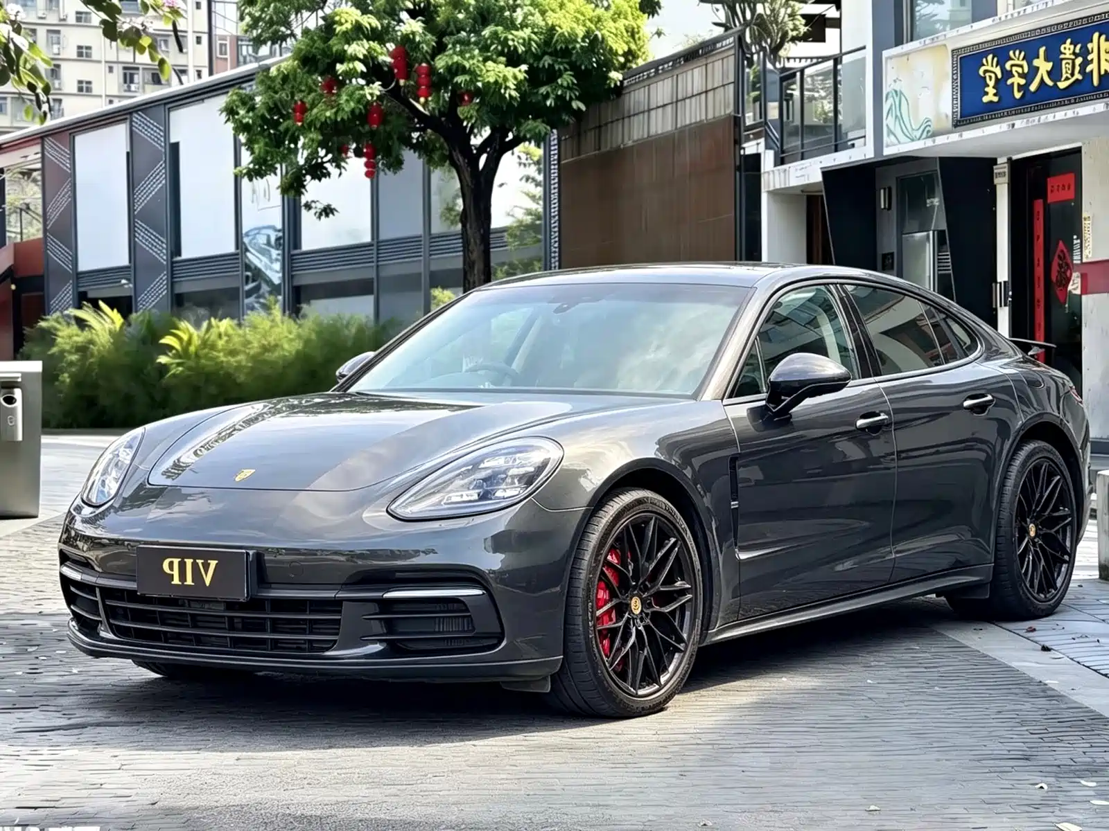 Фото 2 - Porsche Panamera