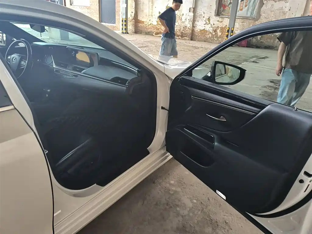 Lexus ES 2018 200 Excellence Edition China V фото 20