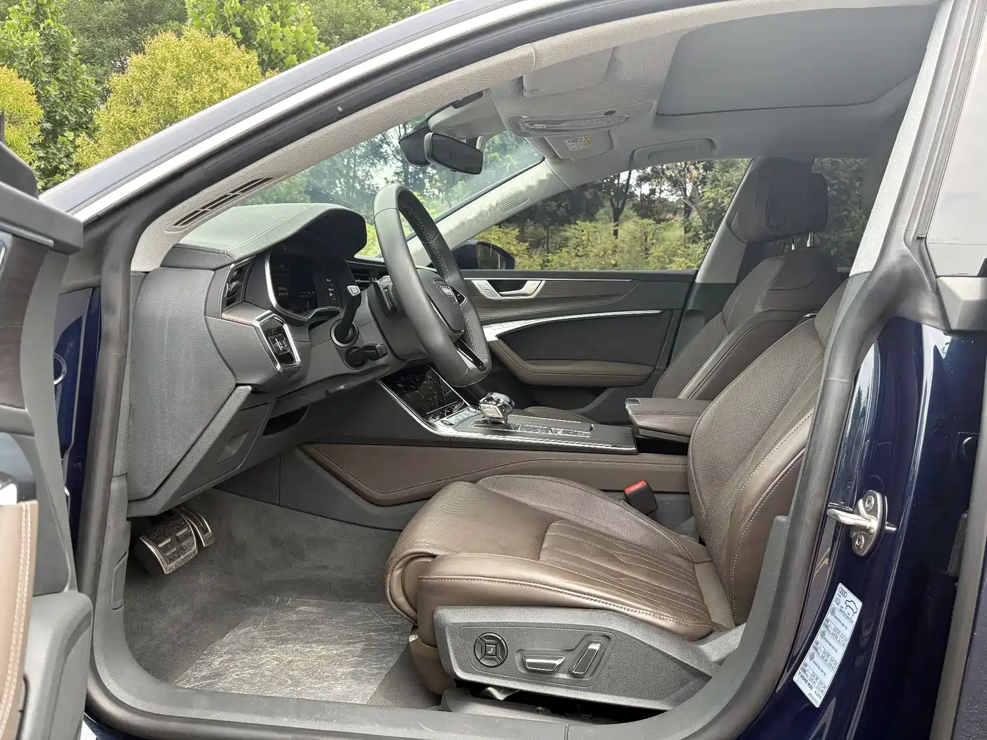 Фото 8 - Audi A7L