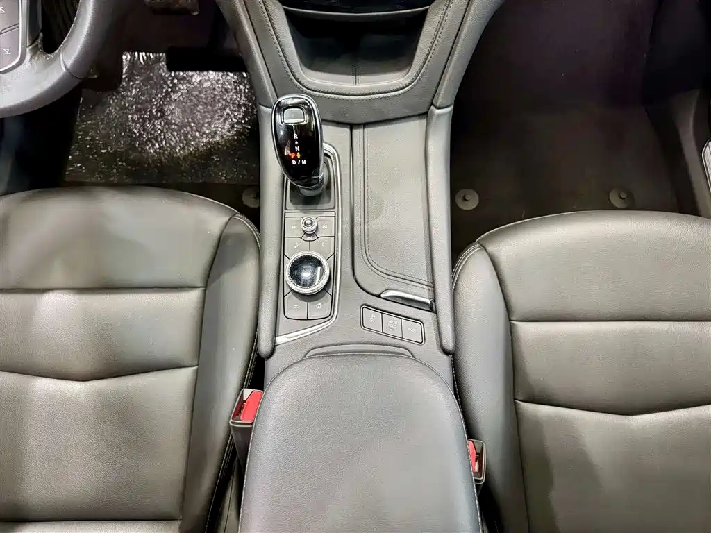 Cadillac XT5 2024 2.0T FWD Fashion Edition фото 21