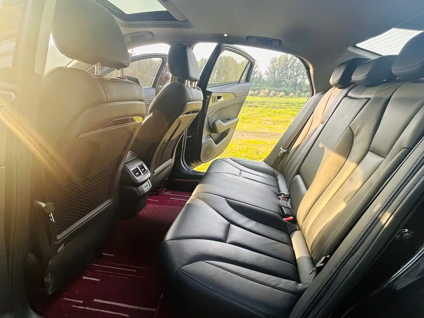 Hongqi H5 2020 1.8T Automatic Smart Connection Qi Rhythm Edition фото 6