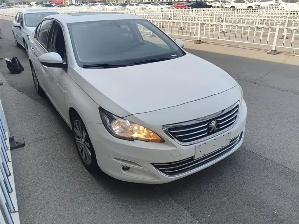 Peugeot 408 2014 1.8L Automatic Luxury Edition фото 4