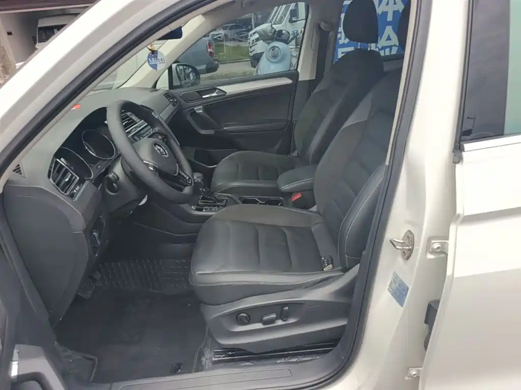 Volkswagen Tiguan L 2018 Facelift 330TSI Automatic 2WD Luxury Edition фото 15