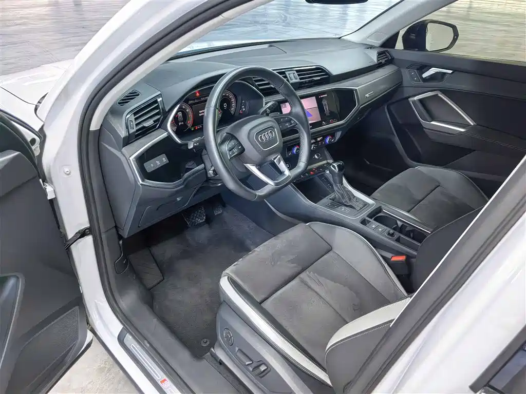 Audi Q3 2022 35 TFSI Fashion Dynamic фото 3