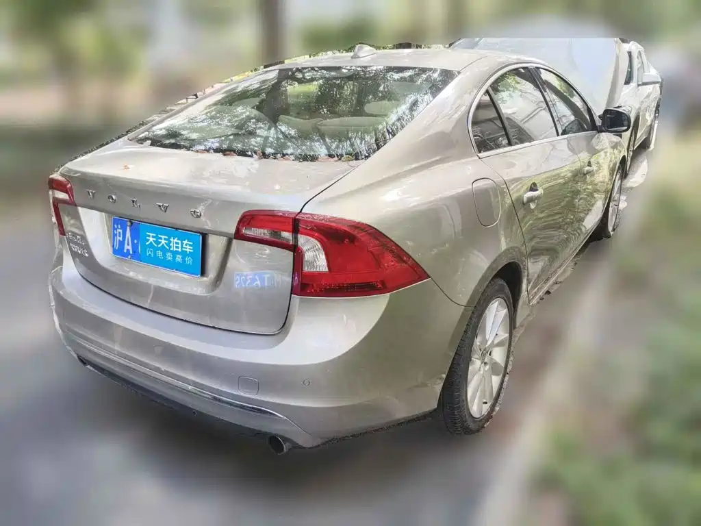 Фото 2 - Volvo S60