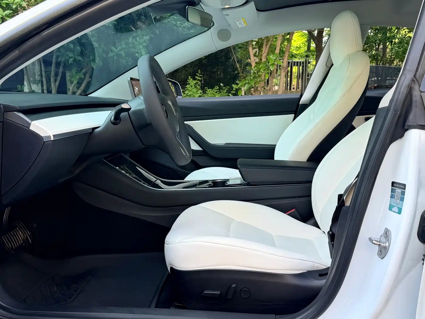 TESLA MODEL 3 (IMPORTED)