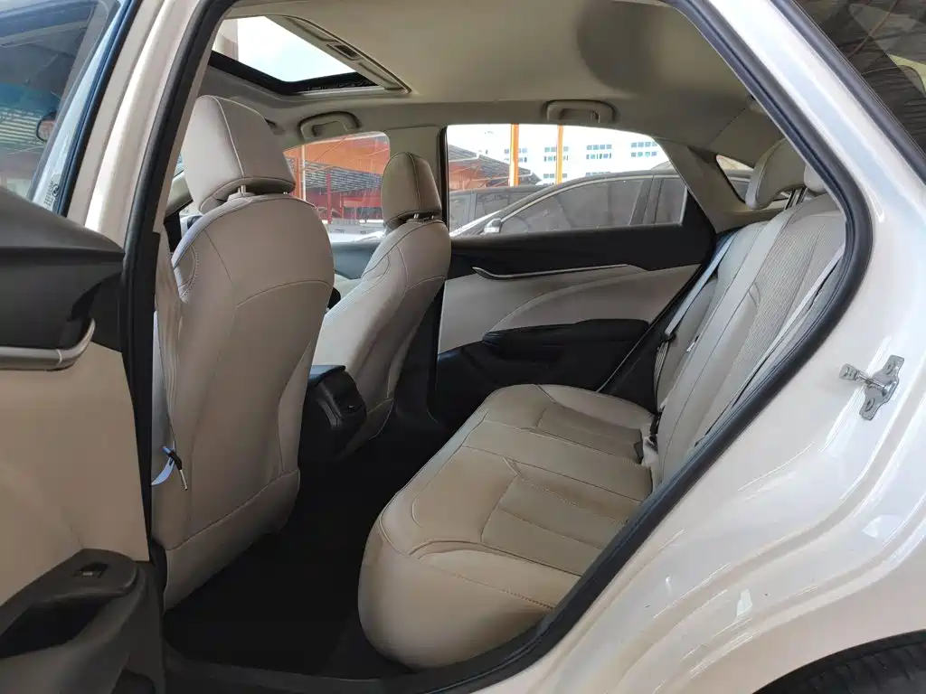 Фото 17 - Buick Excelle