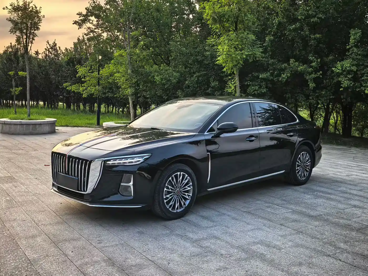 Hongqi H5 2026 2025 1.5T DCT Flag Rhythm 500,000 Units Memorial Edition