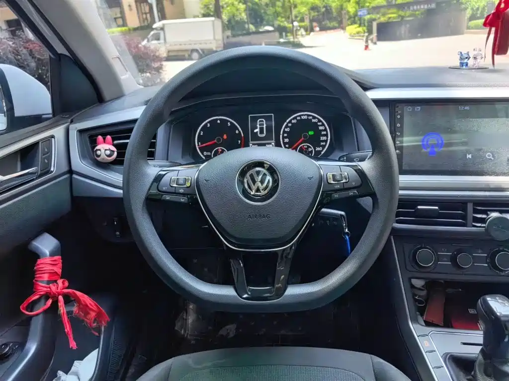 Volkswagen Polo 2019 Plus 1.5L Automatic Panorama Enjoyment Edition фото 3