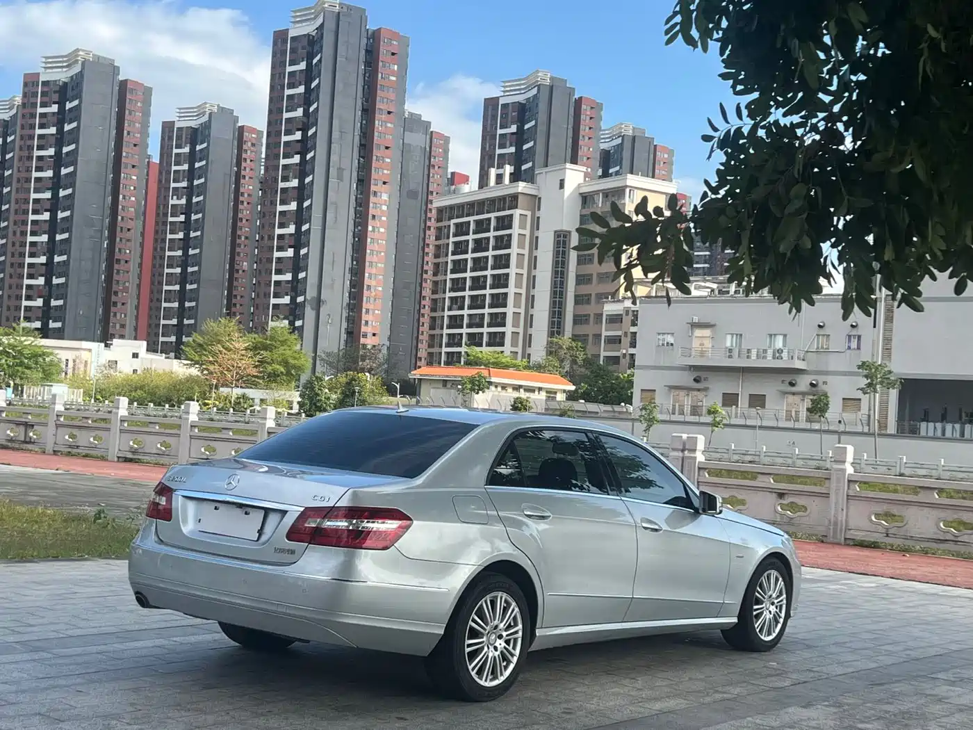 Mercedes-Benz E-Class 2011 E 200 L CGI Elegance фото 9