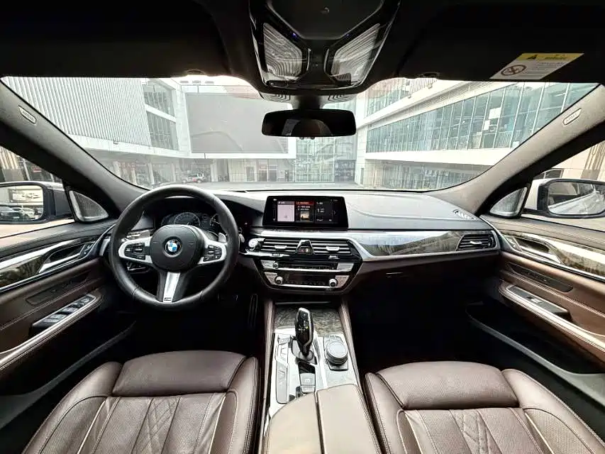 BMW 6 Series GT 2019 630i M Sport Grand Tourer Edition фото 4