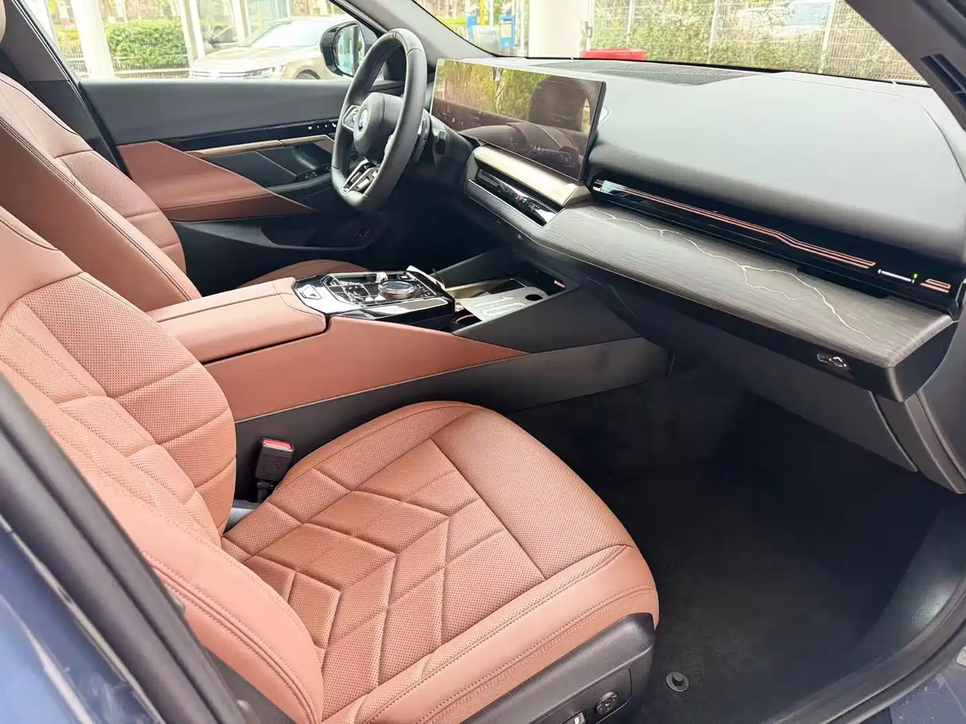 BMW 5 Series 2025 525Li M Sport Package фото 18