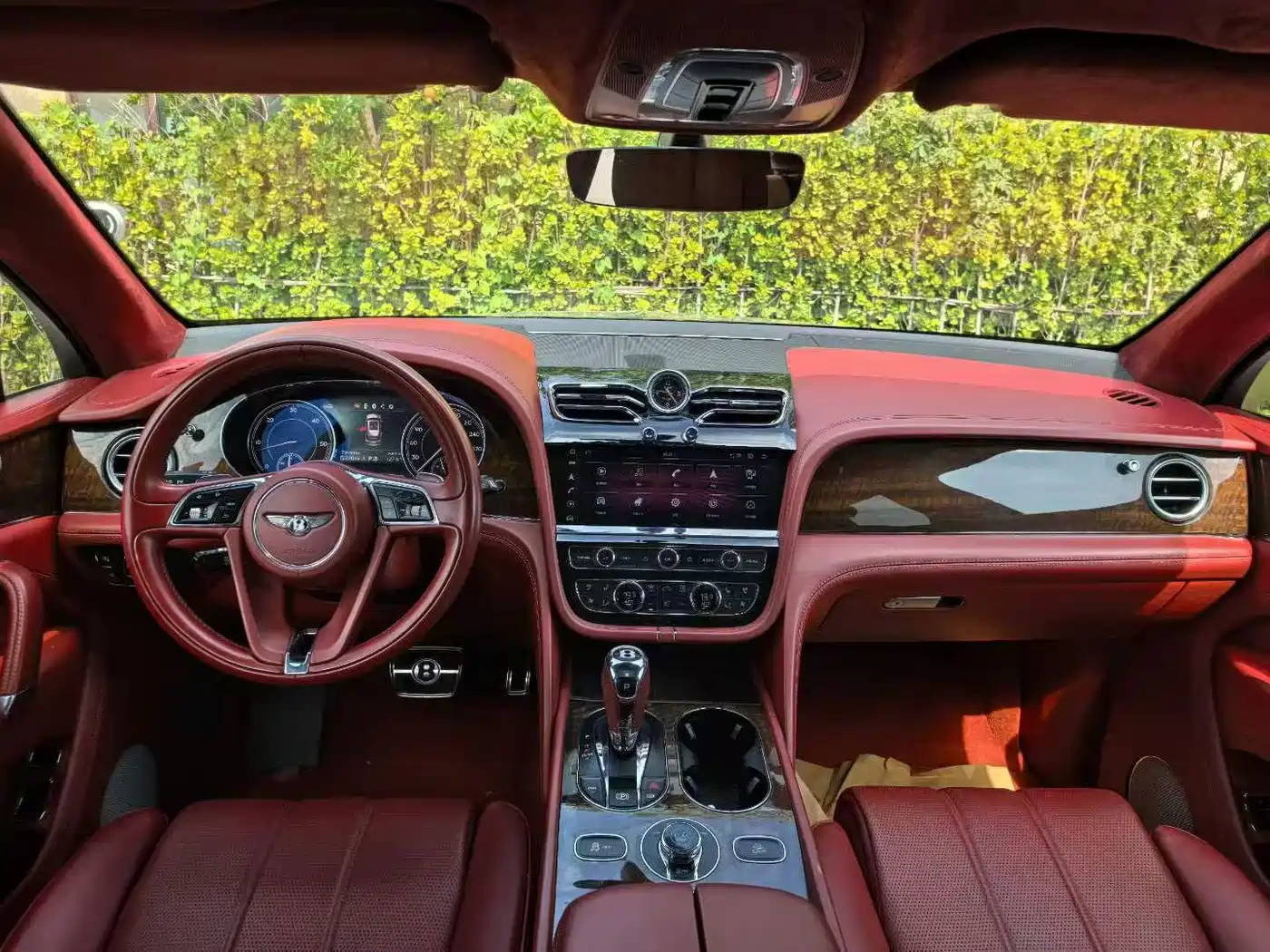 Photo 8 - Bentley Bentayga
