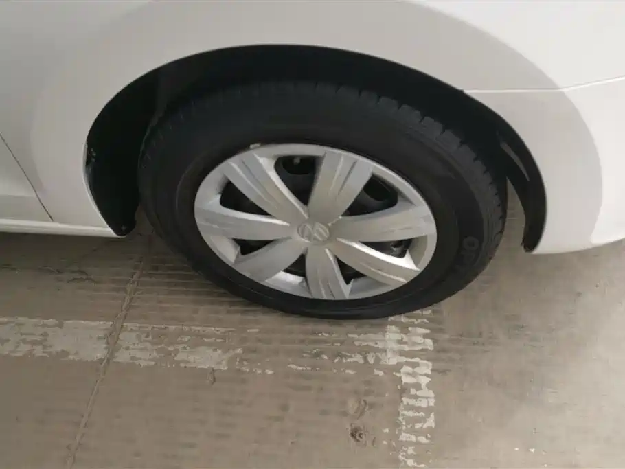 Volkswagen Jetta 2015 Value Edition 1.6L Manual Fashion фото 6