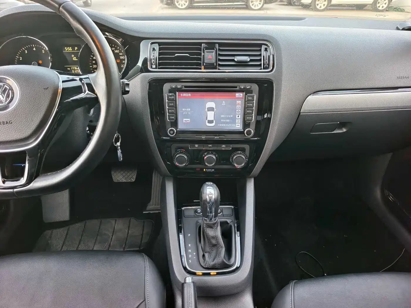 Volkswagen Sagitar 2015 230TSI Automatic Comfort фото 12