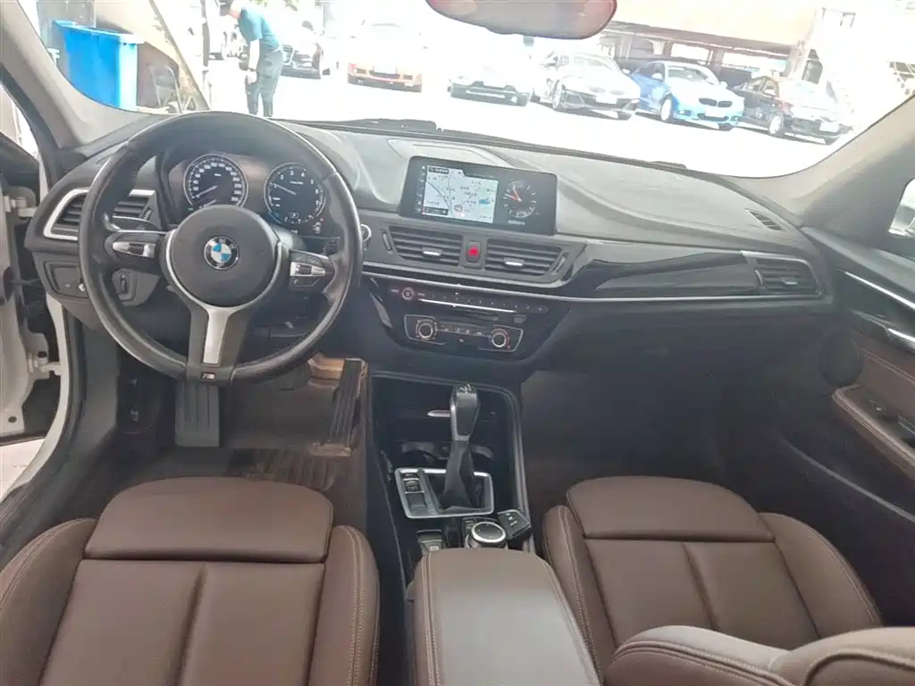 BMW 1 Series 2019 118i M Sport Package фото 10