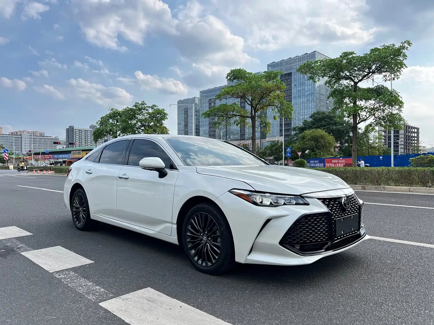 Toyota Avalon 2019 2.0L XLE Premium Edition (China VI) фото 3