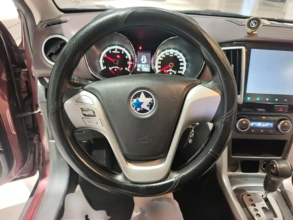 Venucia T70X 2016 2015 2.0L CVT Smart Fun Sport Edition