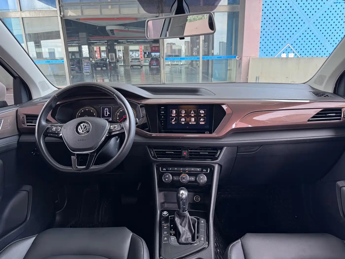 Фото 9 - Volkswagen Tharu